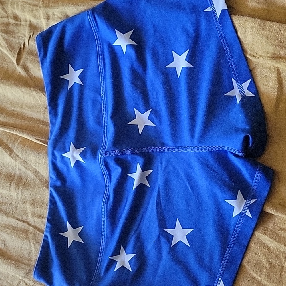 Feed Me Fight Me gym shorts (M) Stars